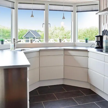 4 Bedroom In Spottrup *