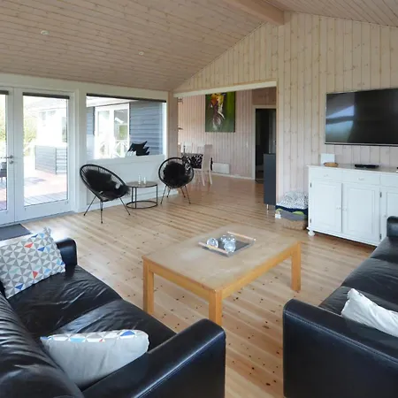 4 Bedroom In Spottrup Holiday home *