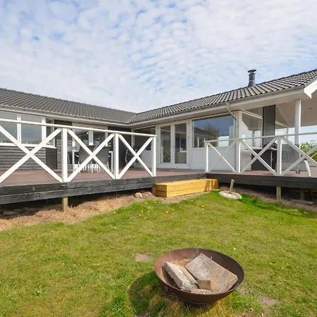 4 Bedroom In Spottrup Knud (Spottrup)